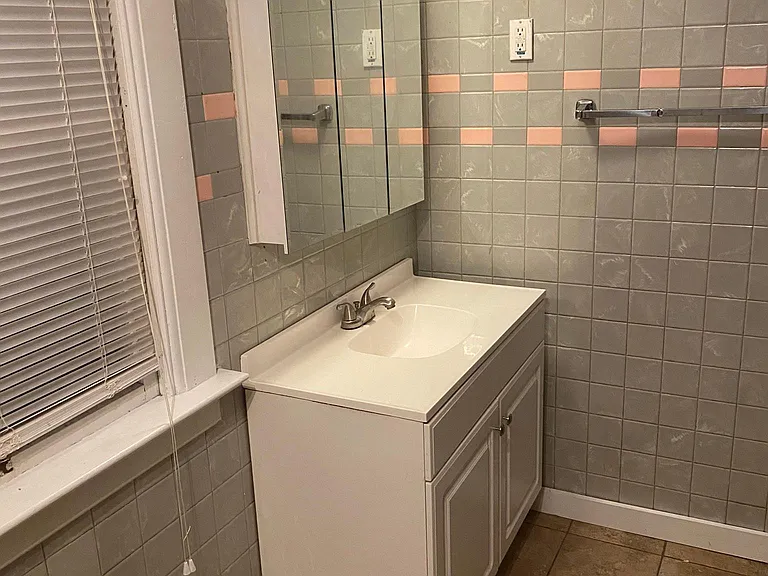 729 N Saint Louis Blvd — Photo 5
