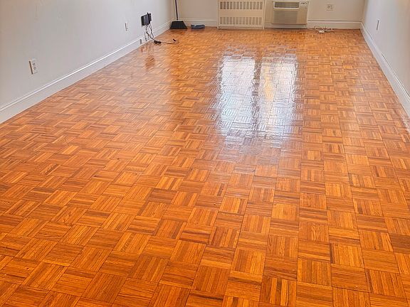 2nd image of 4430 Douglaston Pkwy APT 4B
