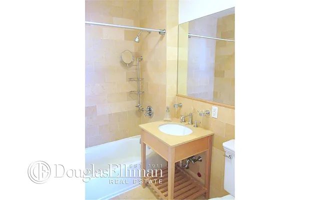 Rented by Douglas Elliman | media 15