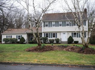 49 Quinnehtuk Rd, Longmeadow, MA 01106