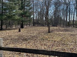 744 Fairview Dr, Hanover, PA 17331