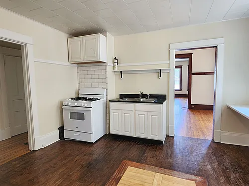 715-717 Caledonia Pl #1 Photo 1
