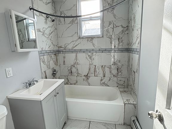 5th image of 29 Essex St Floor 1