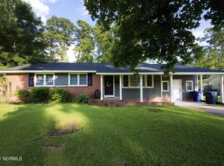 806 Edgewood Dr, Jacksonville, NC 28540