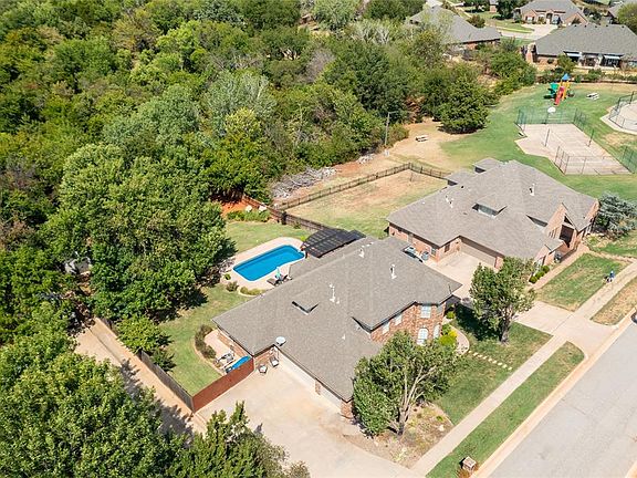 4th image of 19509 Yearling Way