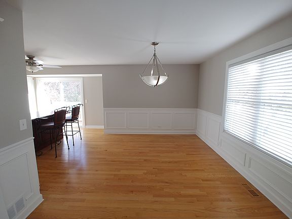 5th image of 863 Shorewood Dr