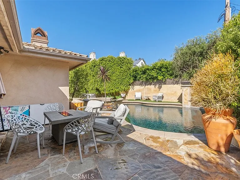 600 Cliff Dr — Photo 36