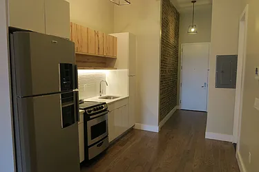 Rented by Lucky Apt Inc