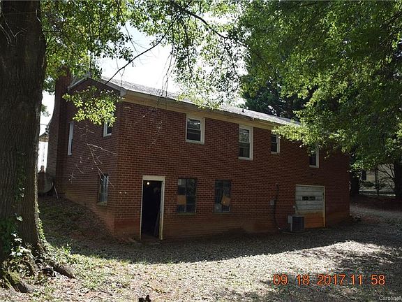 5th image of 2807 Calvary St