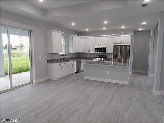 4th image of 550 NE 7th Terrace Cpe
