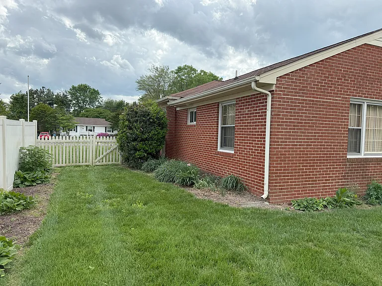 9128 Huron Ave — Photo 6