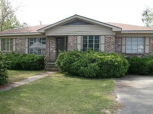 419 Myrtlewood Ave, Chickasaw, AL 36611