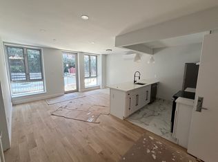 7542 Grand Central Pkwy N #2A, Forest Hills, NY 11375