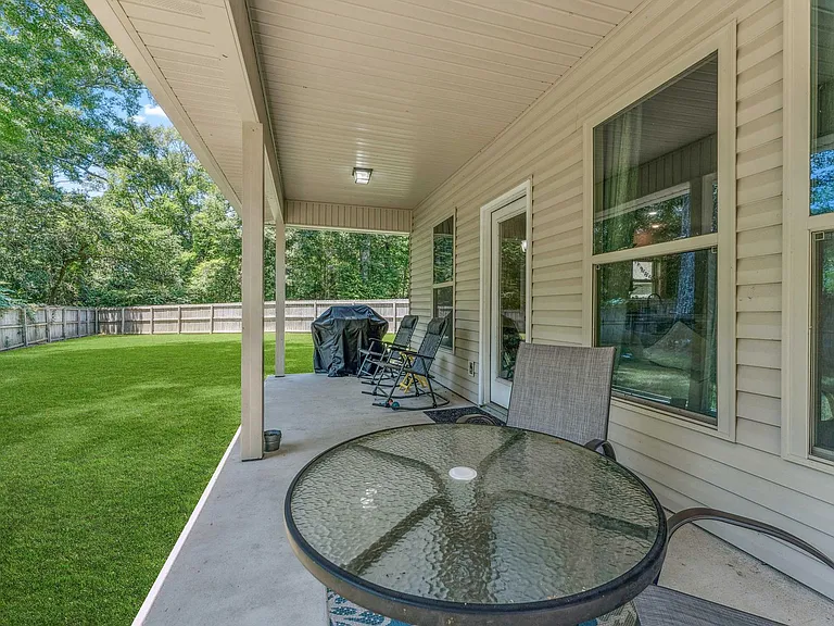 1041 Berkshire Dr — Photo 19