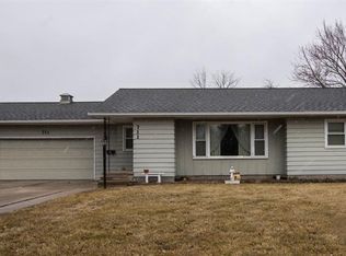 711 SW 3rd St, Stuart, IA 50250