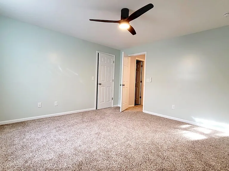 1533 Tall Grass Prairie Dr — Photo 17