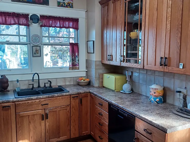 609 Joyner St — Photo 12