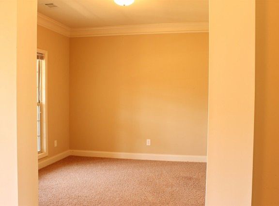 4th image of 101 Fishers Mill Dr