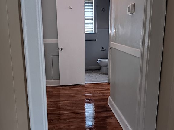 3rd image of 602 S Bonham Rd