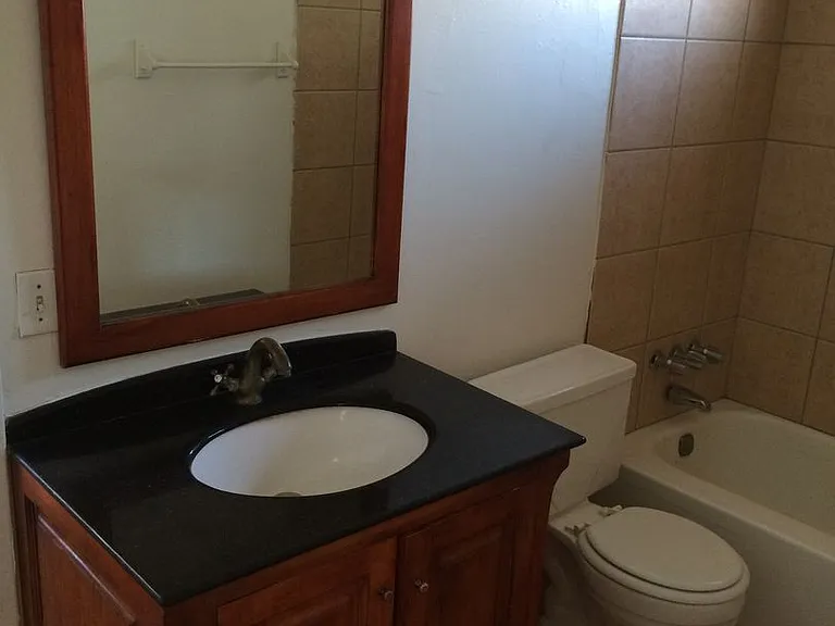 1539 E Hudson Dr — Photo 15