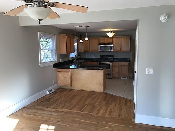 4th image of 516 Evelyn Ave