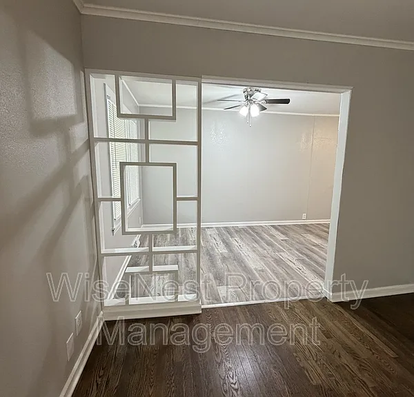 2725 N 47th Ter — Photo 5