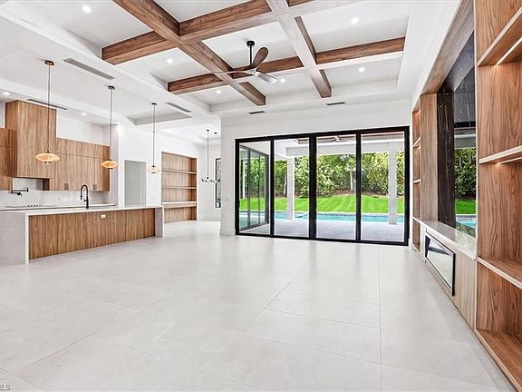 5th image of 14318 Charthouse CIR