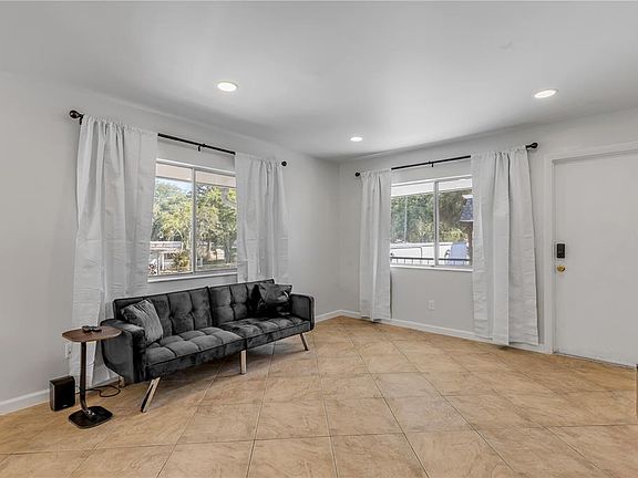 4th image of 303 Ridge Blvd #2100