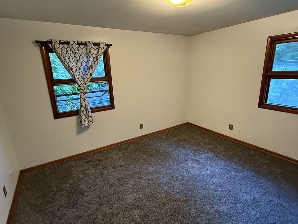2nd image of 352 Hickory Grove Blvd