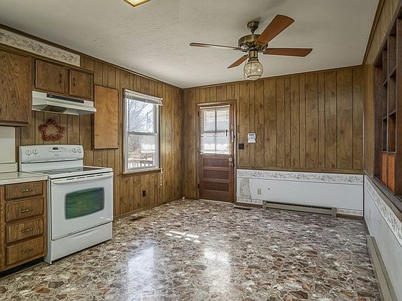4th image of 574 Grandview Dr
