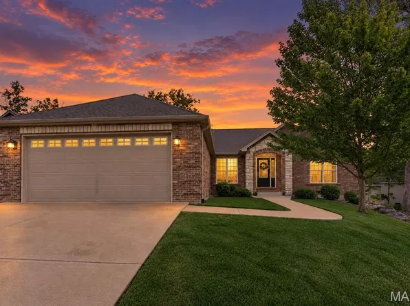 10495 Walnut Ln, Foristell, MO 63348