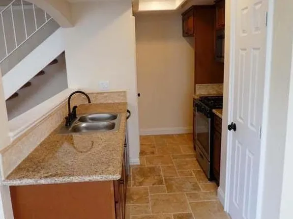2041 N Calle La Sombra Unit 3, Simi Valley, CA 93063