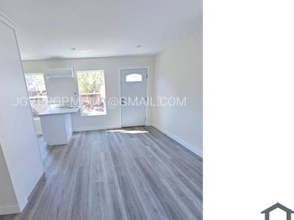 1025 S Victoria Ave #D