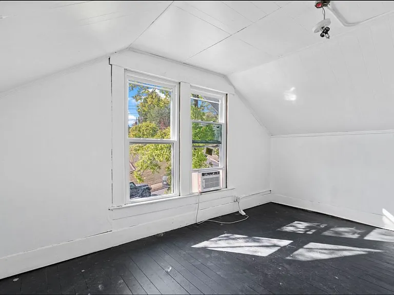 110 Garland Ave #A — Photo 7