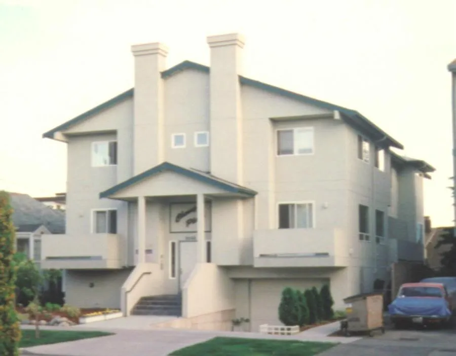 Building Photo - 1545 NW 53rd St #4