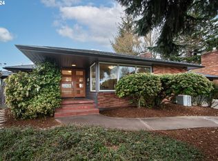 6444 SW Loop Dr, Portland, OR 97221