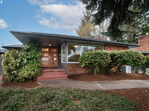 6444 SW Loop Dr, Portland, OR 97221