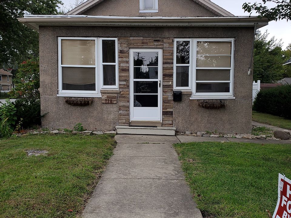 1st image of 728 Bucklin St