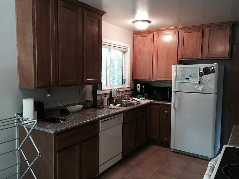 449 Hawthorne Ave — Photo 4