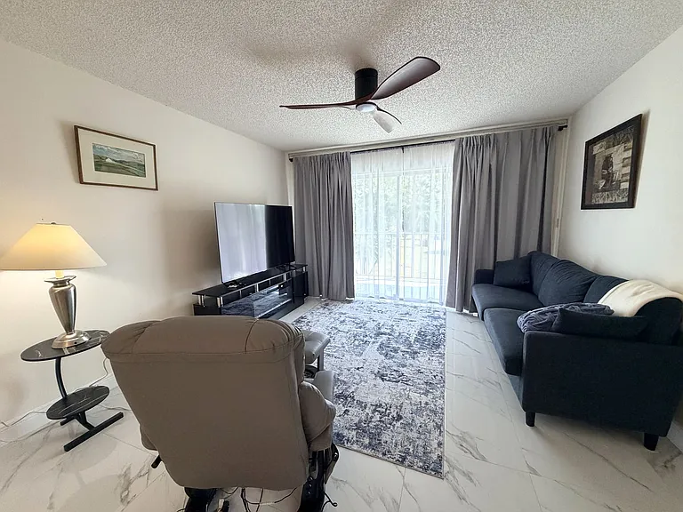 7050 Nantucket Cir #6 — Photo 8