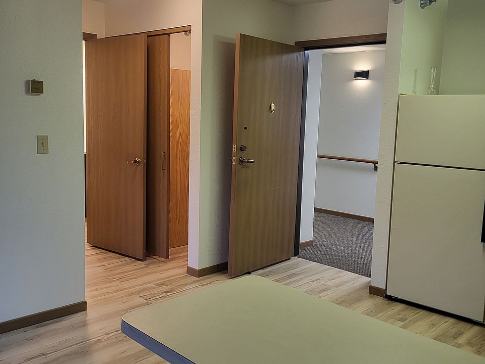 1st image of 609 Main St S #20598449