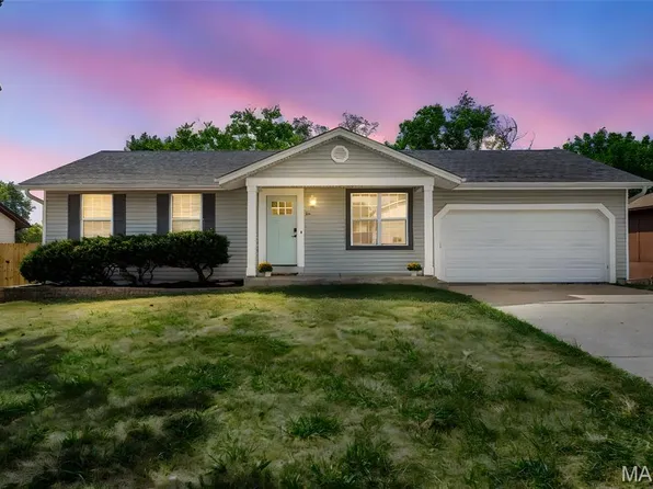 16 Fort Zumwalt Dr, O'Fallon, MO 63366