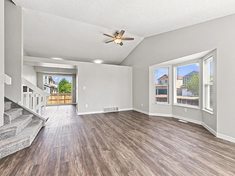 1302 Ride Ln — Photo 2