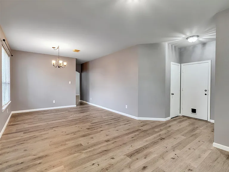 1906 Cameo Ct — Photo 7