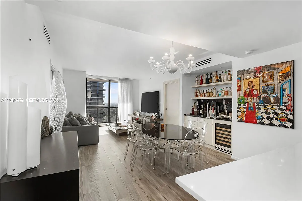 Building Photo - 801 S Miami Ave #3310