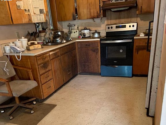 5th image of 4514 SE Gladstone St