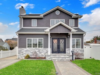 8 Vernon Street, Farmingdale, NY, 11735