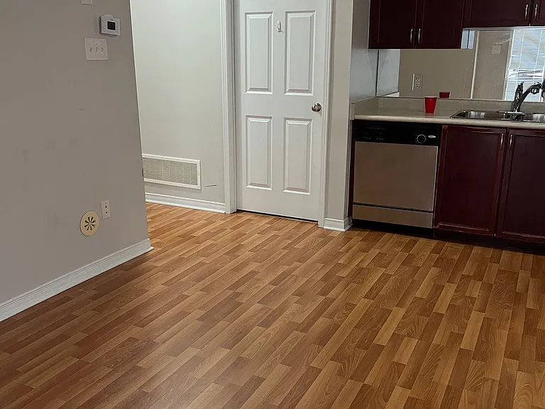 60 Fairwood Cir #149 — Photo 2