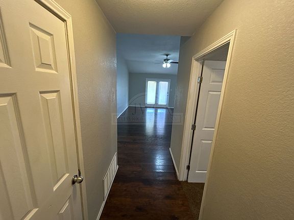 3rd image of 4507 Lonesome Dove Dr