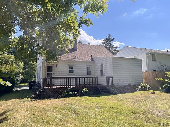 4th image of 228 Armstrong Pl